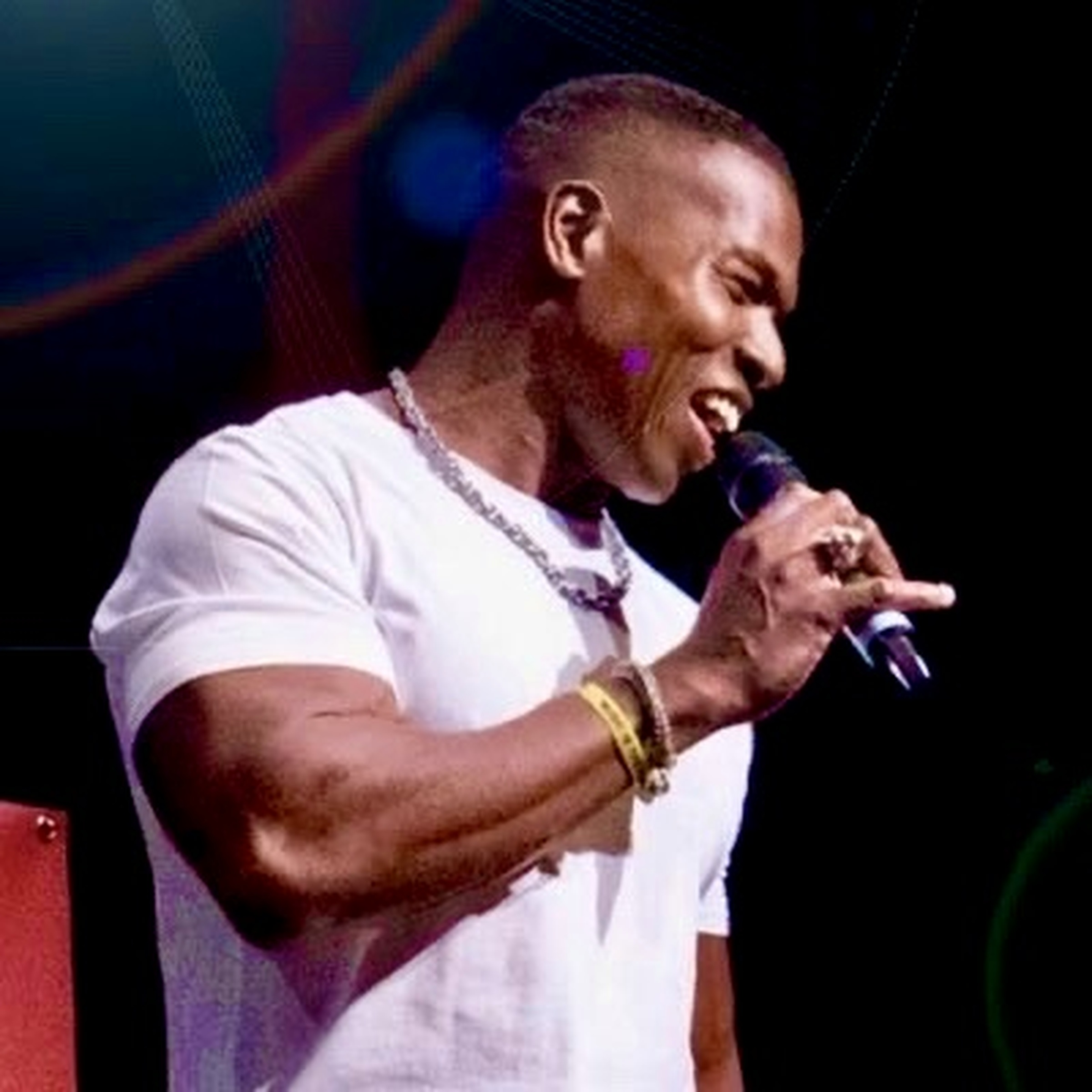 Lawrence Beamen performing in concert